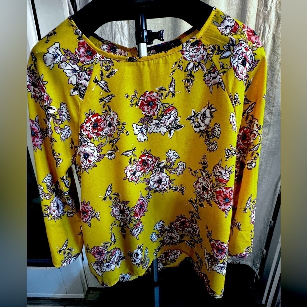 Papermoon Dressy Floral Yellow Blouse Size Medium